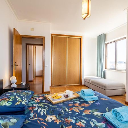 Beachfront 3Bdr Apt On Marginal Boulevard São Martinho do Porto Eksteriør billede