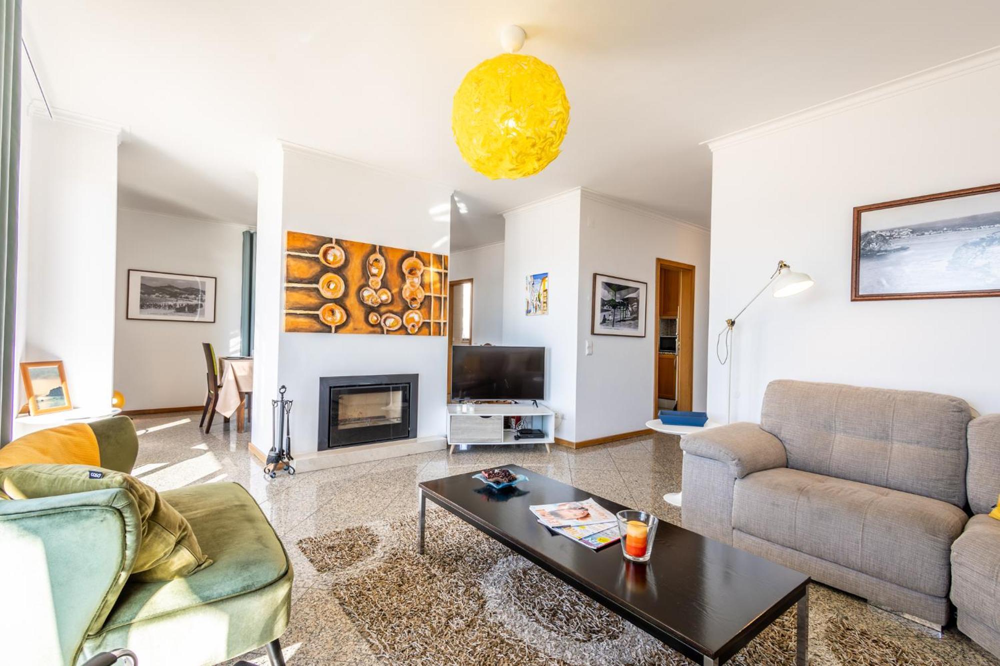 Beachfront 3Bdr Apt On Marginal Boulevard São Martinho do Porto Eksteriør billede